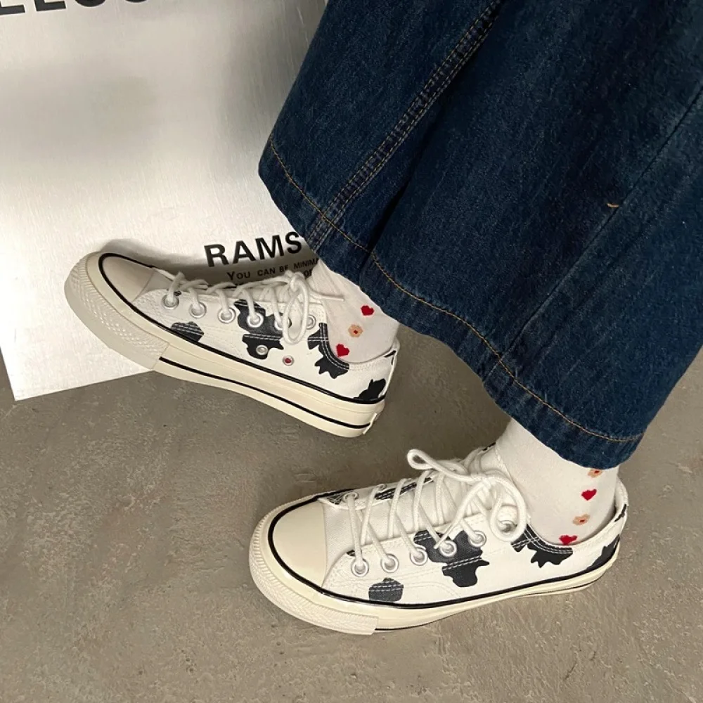 

Canvas Shoes Fashion Chic Women's Shoes 2021 New White Shoes Spring Korean Girl Heart Sneakers