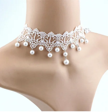 Женская кружевная цепочка до ключицы белая с жемчугом на шею свадебное