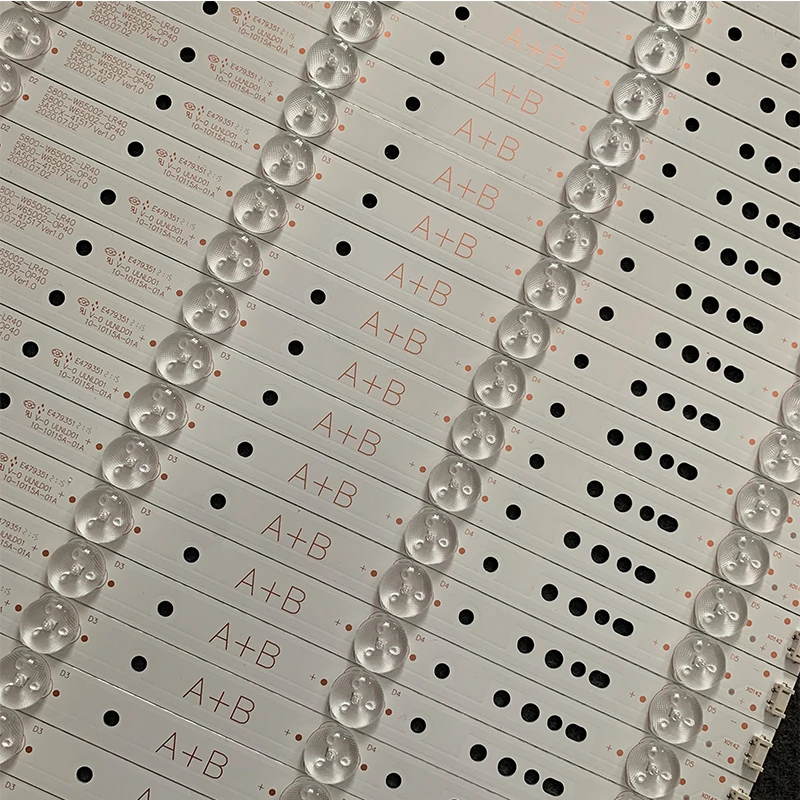 Светодиодная подсветка для LG 65" телевизора 5835-W65002-LR40 5835-W65002-0P40 65UH5500 V650DJ4-QS5 65K2 65M6E LR10 0P10 включена.