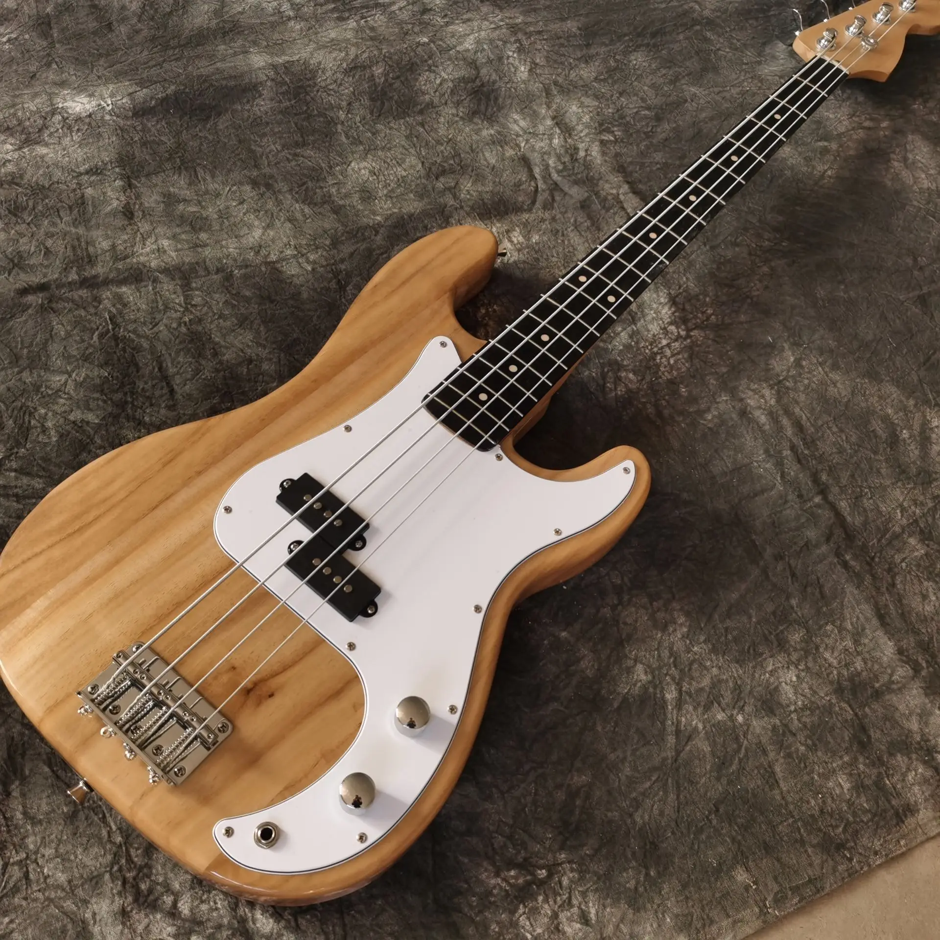 

Custom shop.High quality 4 stings Electric bass Guitar.Rosewood fingerboard.handmade 4 stings bass guitarra.real photos