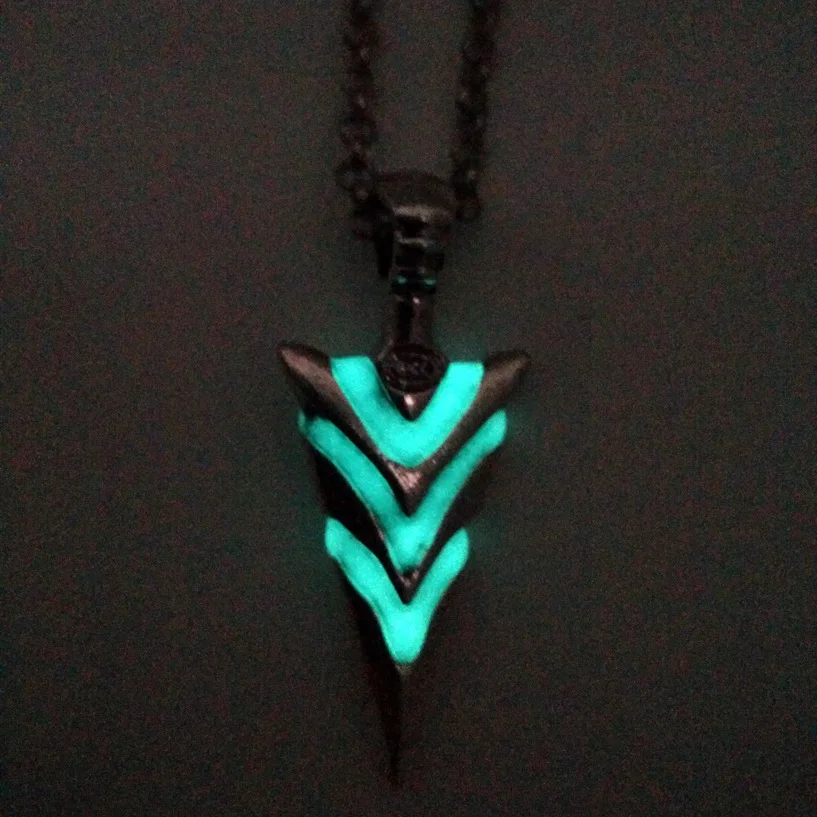 

Glowing Green Arrow necklace Knight spear Necklace GLOW in the DARK Luminous pike Pendants & Necklaces women MEN boys girls gift