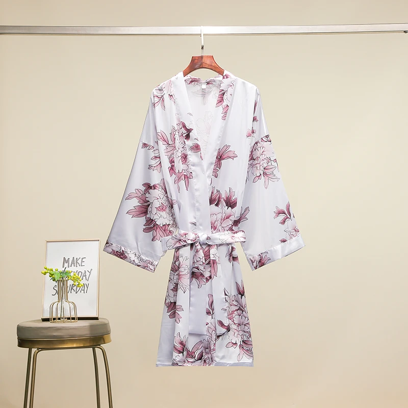 YUXINBRID 2020 New Wedding Bride Robe Bridesmaid Floral Robe Satin Silk Bathrobe Women Kimono Sleepwear Bridal Robes wedding