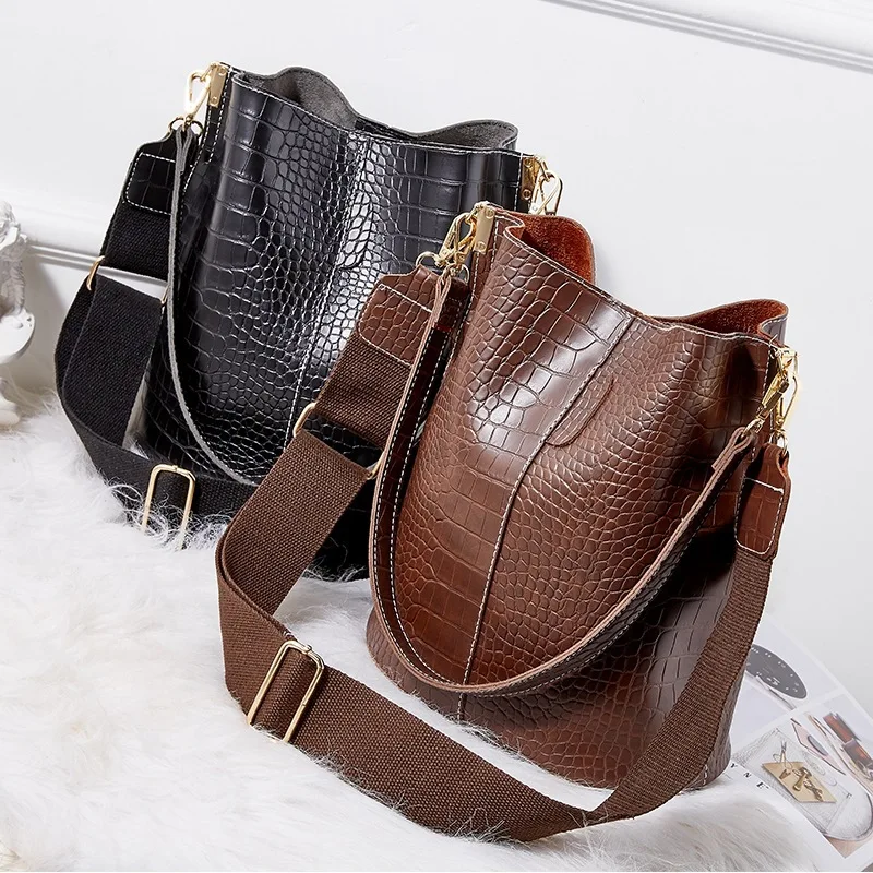 

2020 New Crocodile Pattern style for Women PU Leather Shoulder Bags Large Size Bucket Bags Retro Wide Strap Crossbody bag