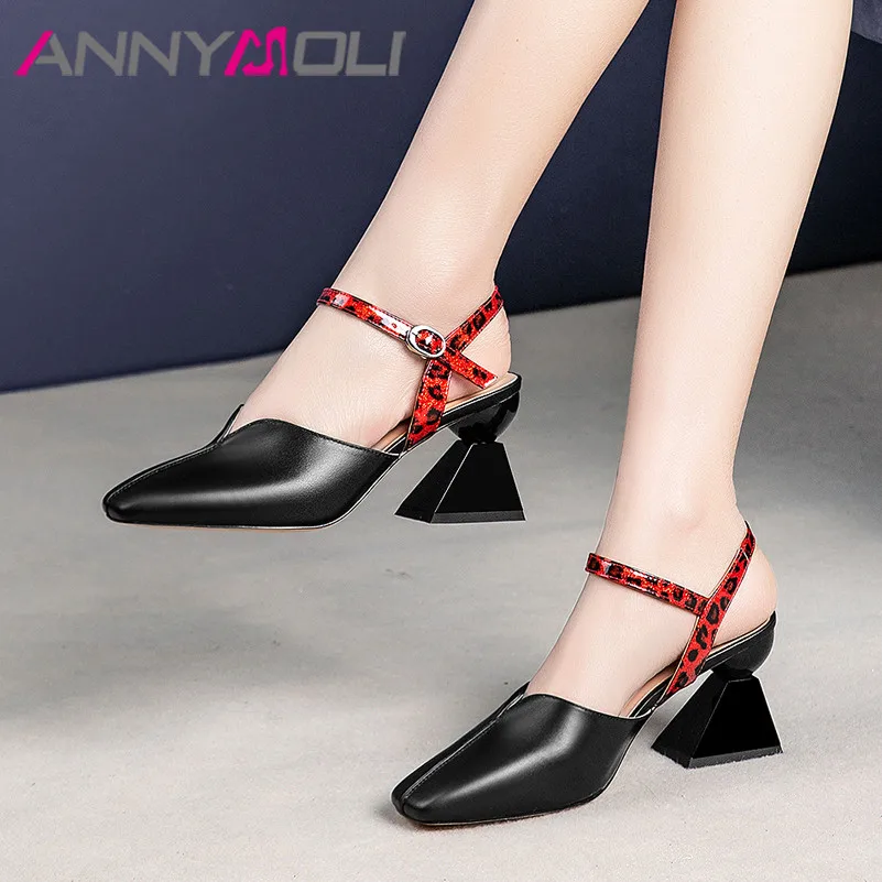 Туфли-лодочки женские из натуральной кожи на высоком каблуке с пряжкой и