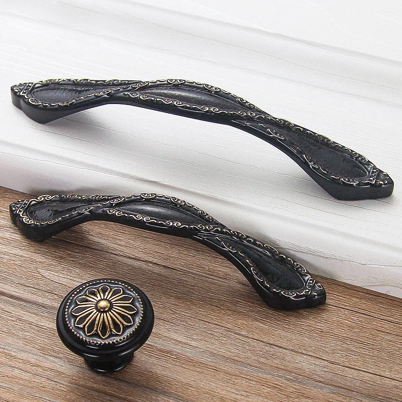 

1pc Black Door Handles Drawer Pulls Carved European Kitchen Cabinet Handles and Knobs Retro Table Furniture Handles