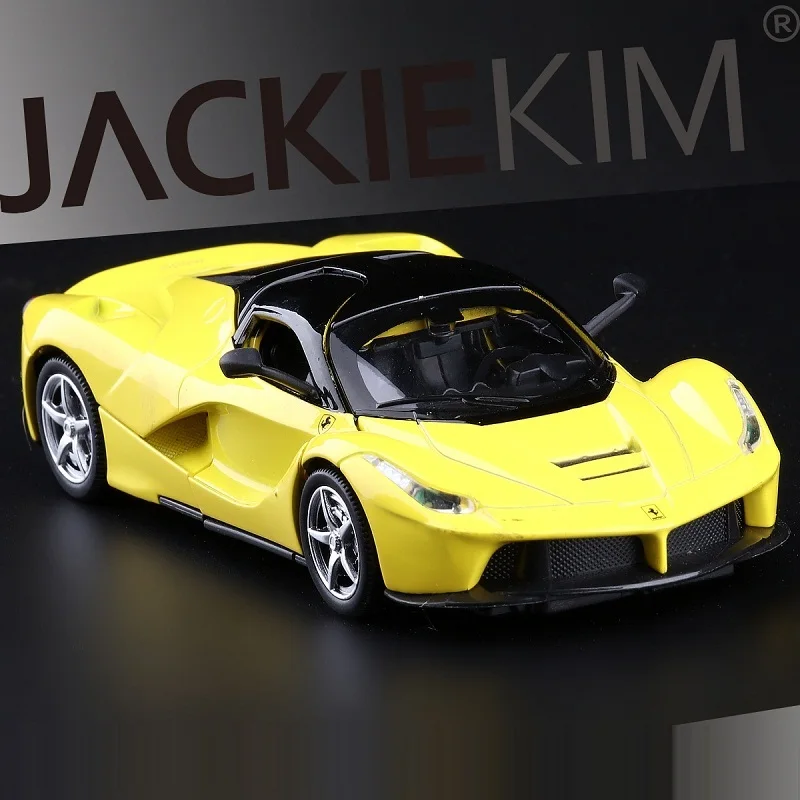 Высокая имитация изысканных литых и игрушечных транспортных средств: двойные