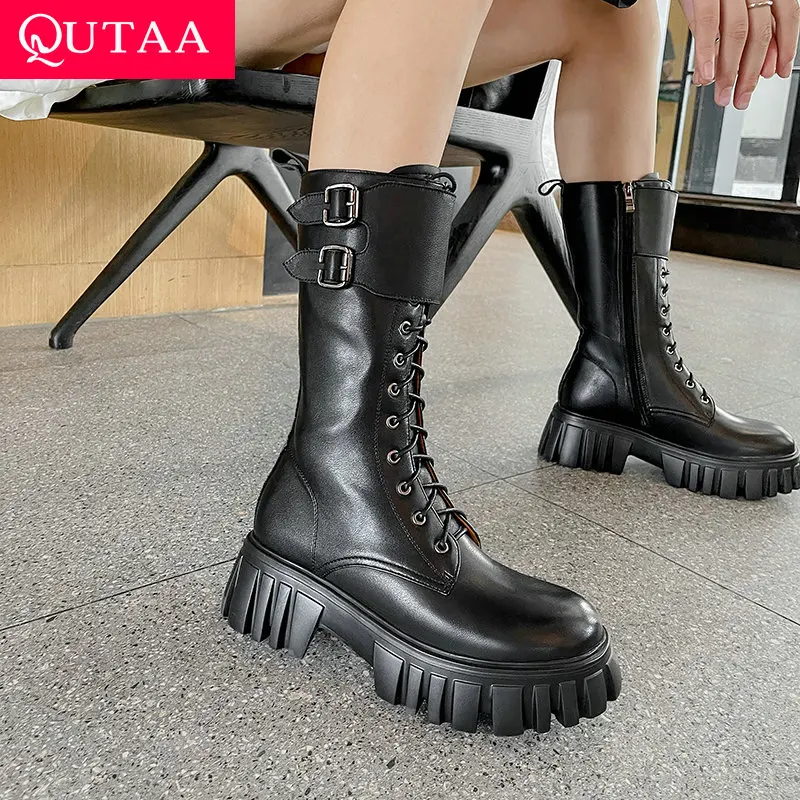 

QUTAA/2022 г. Женские ботинки до середины икры из натуральной кожи с круглым носком зимние женские полусапожки на молнии на высоком квадратном к...