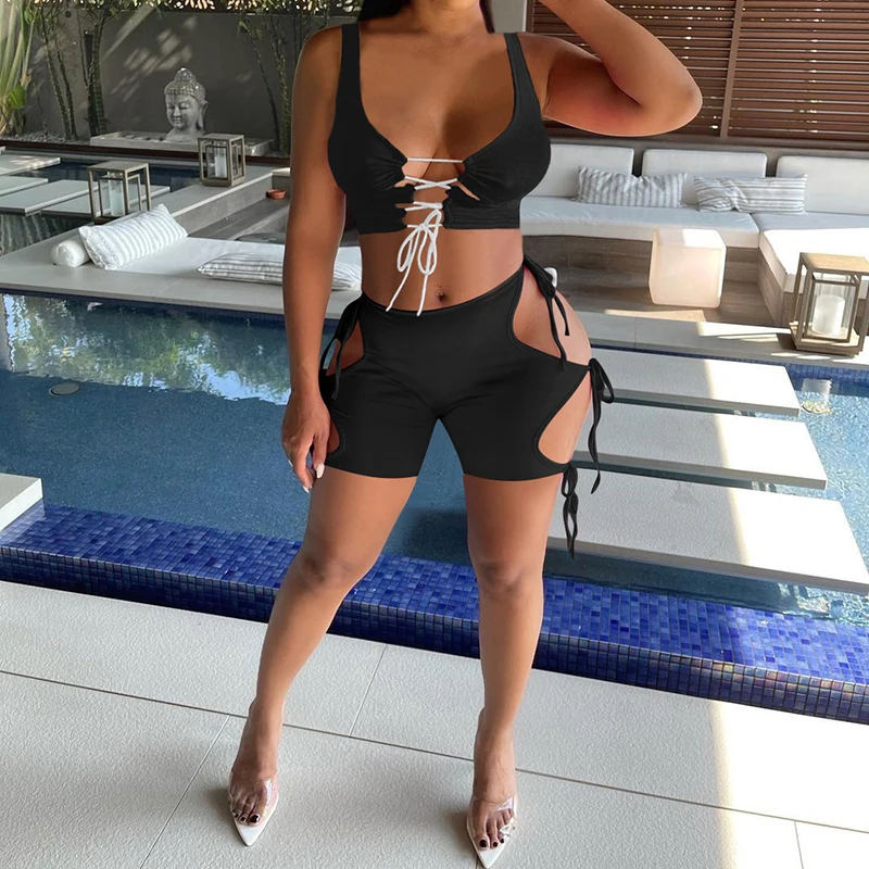 Комплект женский летний из 2-х предметов пикантный жилет на бретельках с