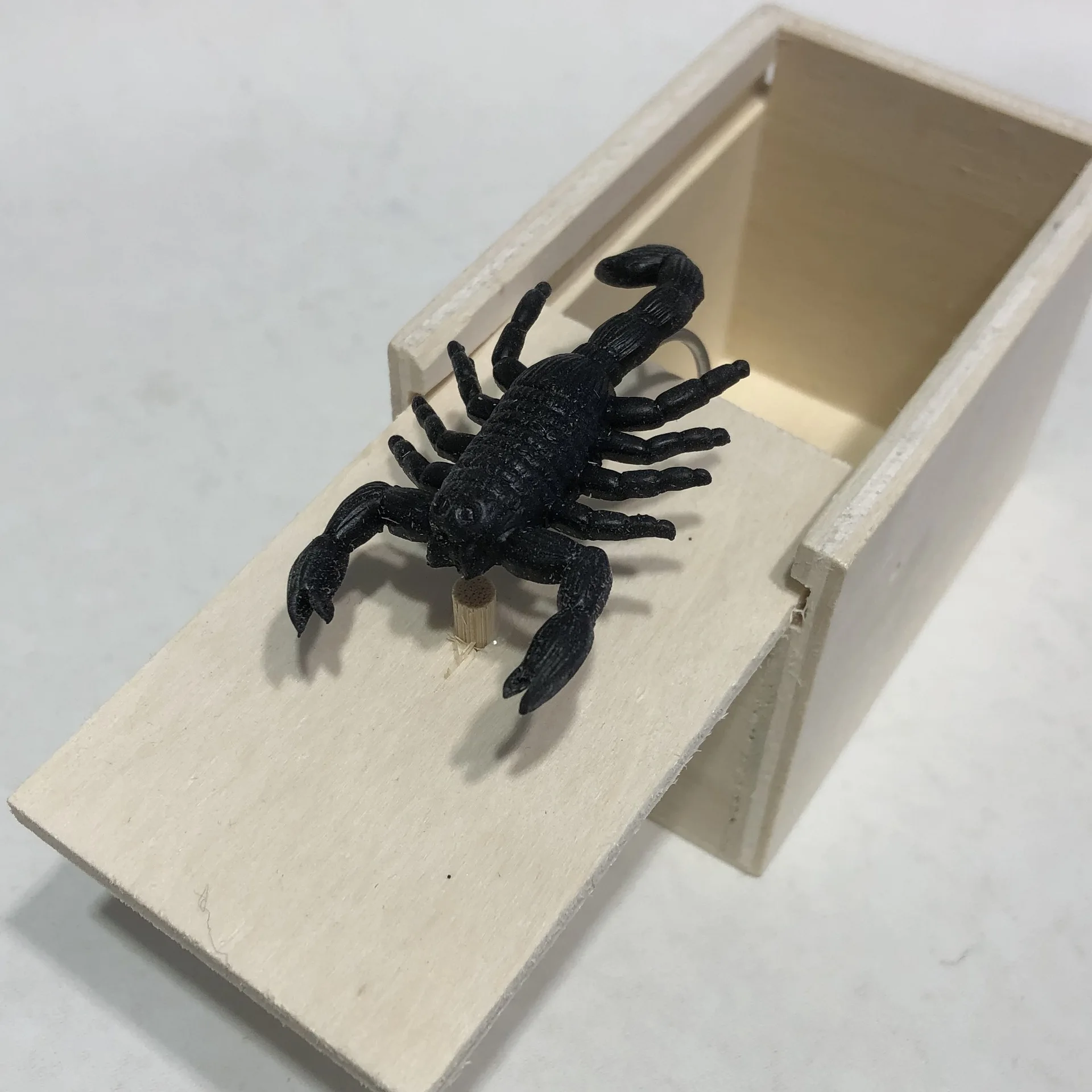 Горячая забавная пугающая коробка деревянная розыгрыш паук скрытый в чехле