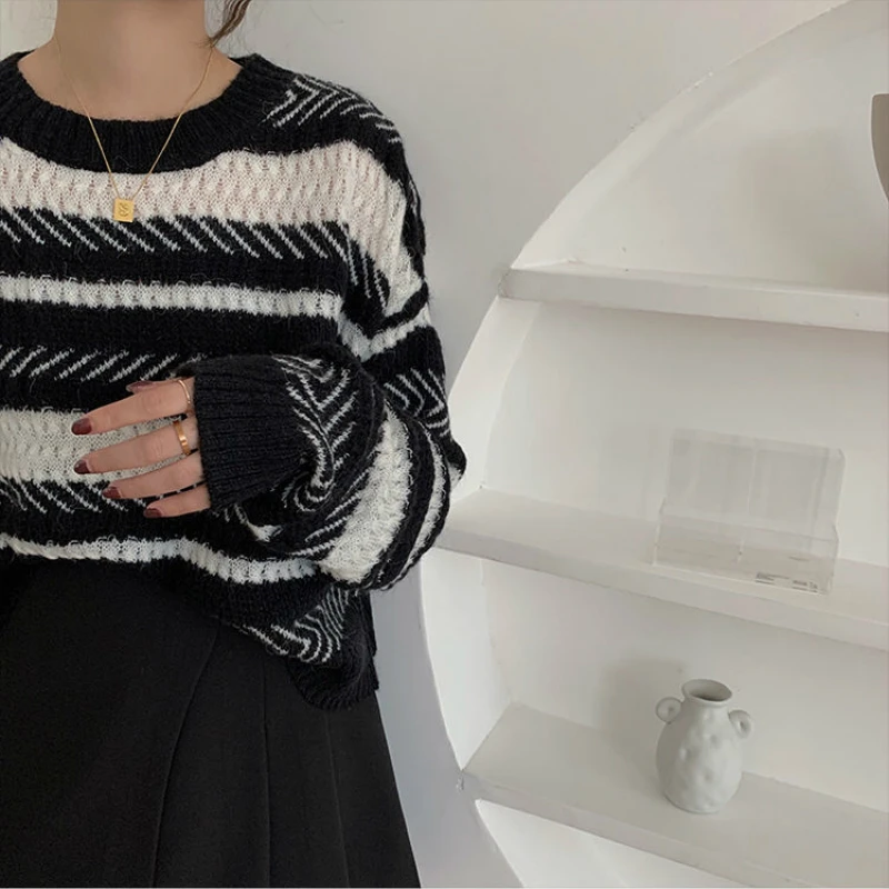 

Women Pullovers Sweater Long Sleeve Print Elegant Striped O-Neck Warm Autumn Leisure Females Chic Trendy Retro All-match Fashion