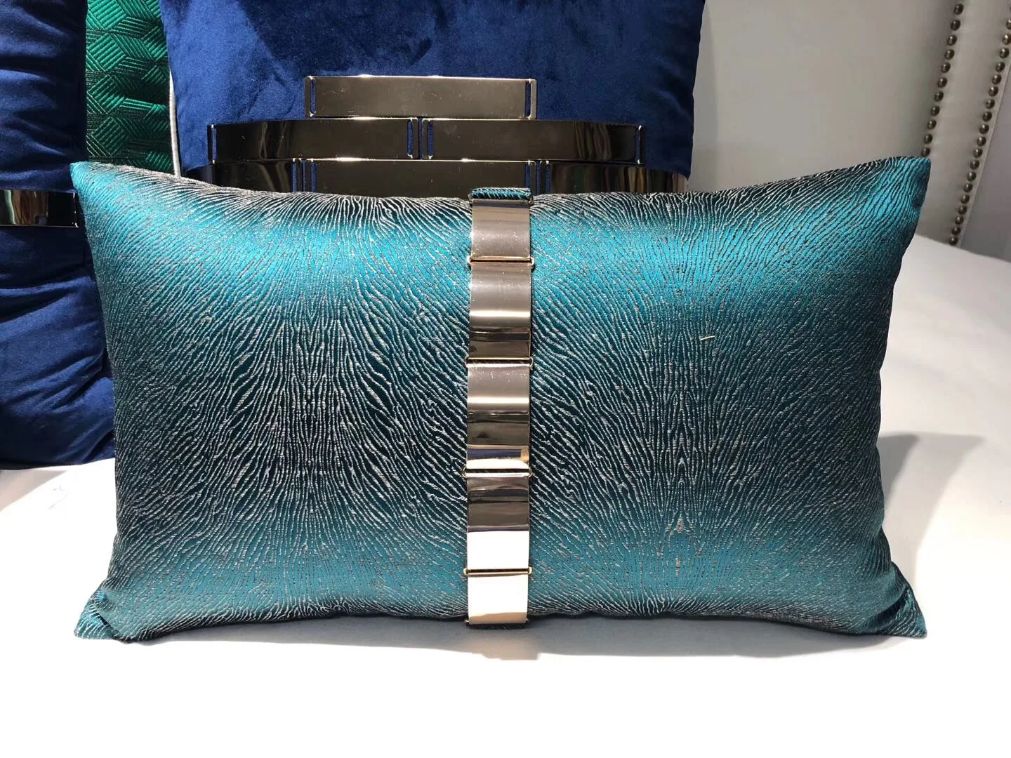 

INS Luxury Simple Cushion Cover Home Decorative Cushions For Living room Cojines Sofa Gold Metal Pillow Case 30x50cm