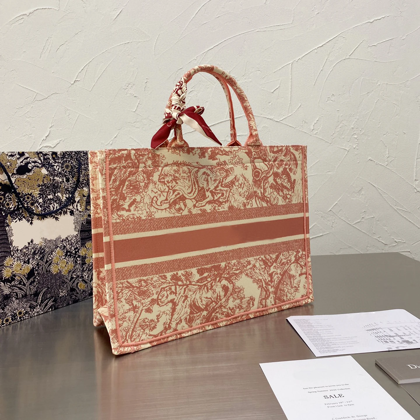 

With logo Bags for Women fashion Casual printing handbag High capacity embroidery Variety of colors High-end Large quality