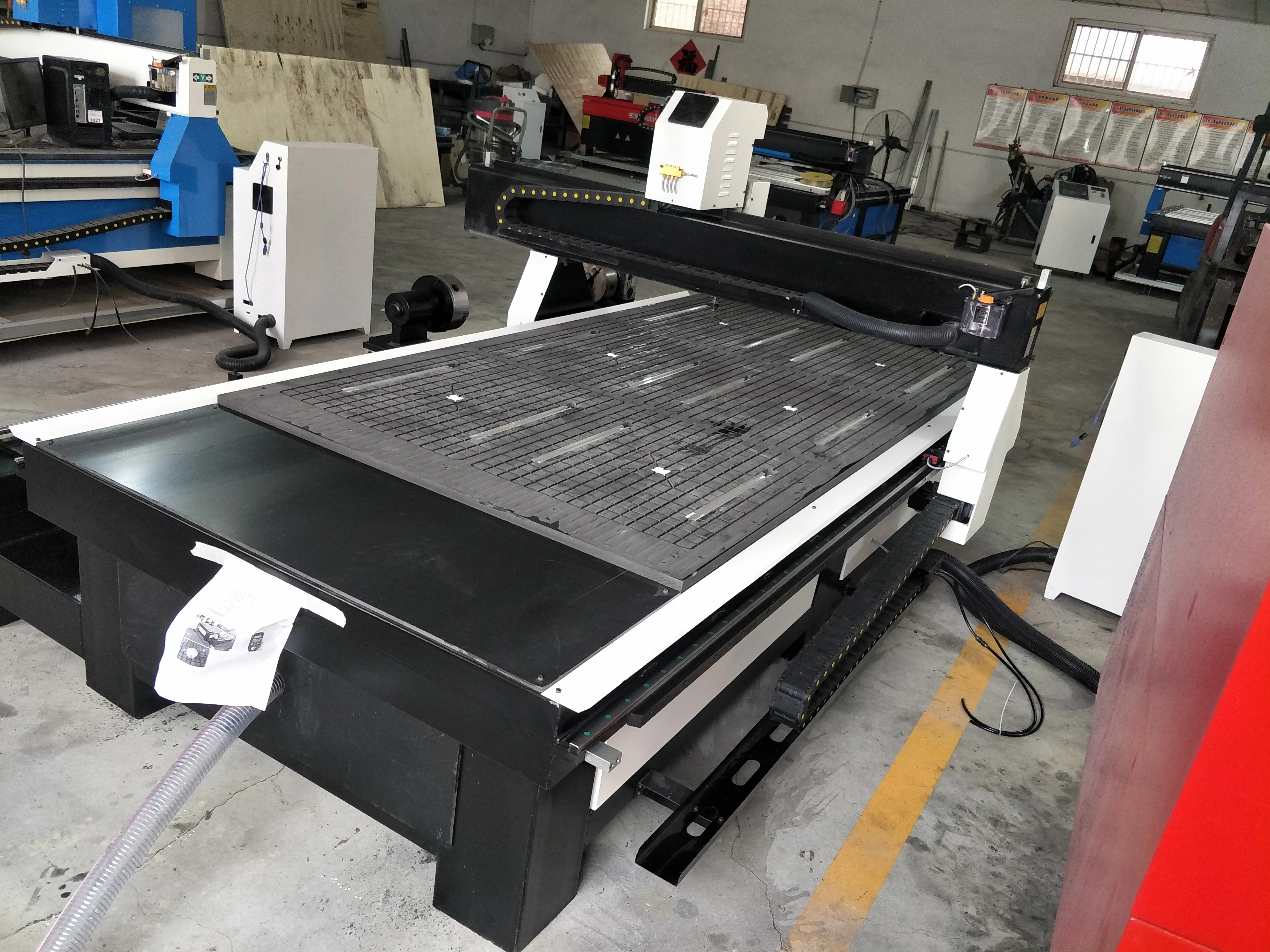 Горячая стойка шестерня привода 4x8 футов Cnc маршрутизатор для мебели двери шкаф