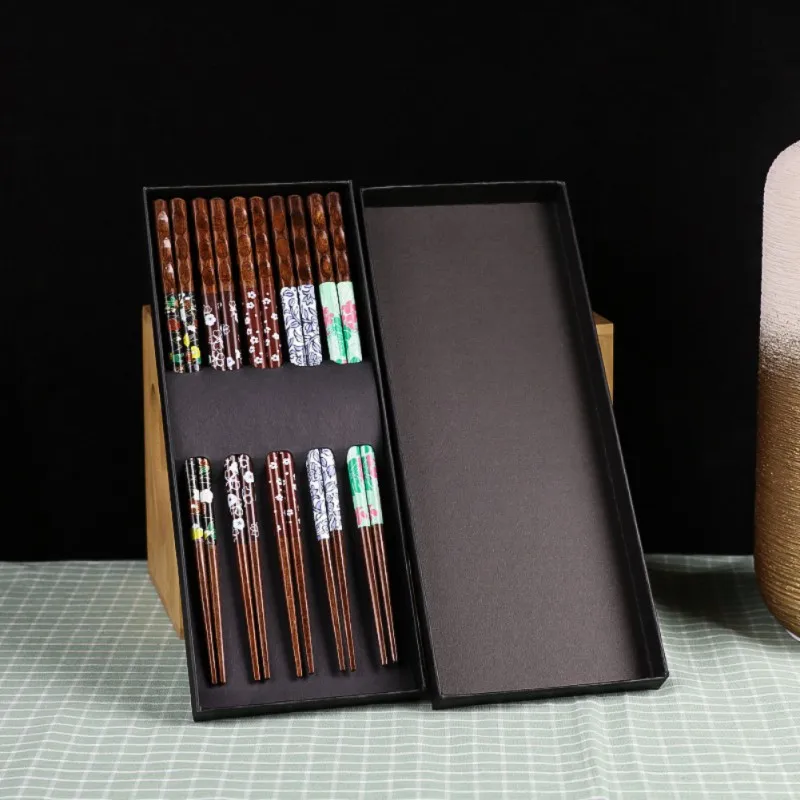 

Japanese-style Reusable 5 Pair Handmade Bamboo Natural Wood Chopsticks Sushi Food Tortoise Mallas Wood Home Accessories