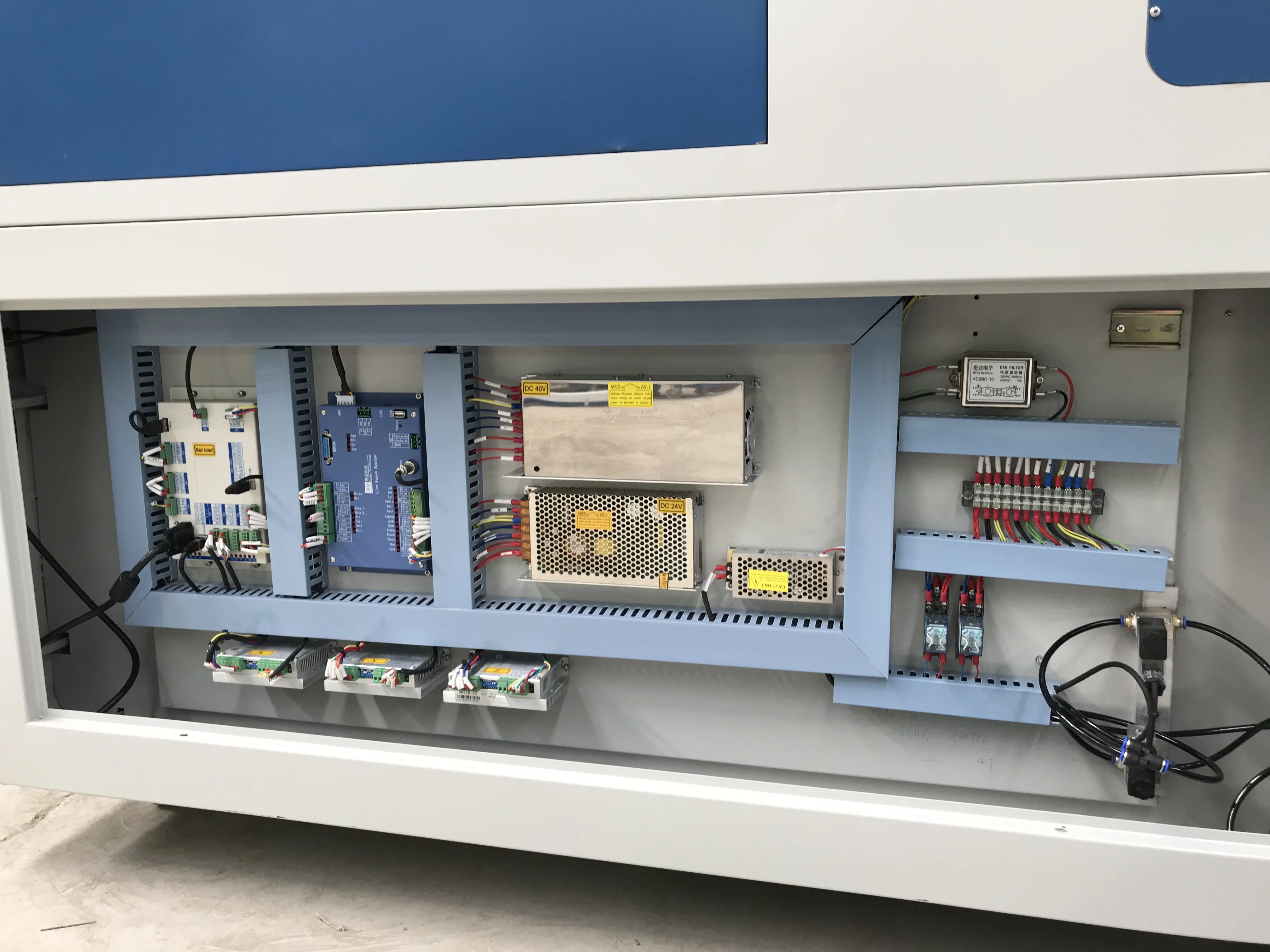 Лазерный гравировальный станок Co2 с двумя головками для акрила 1390 лазерный