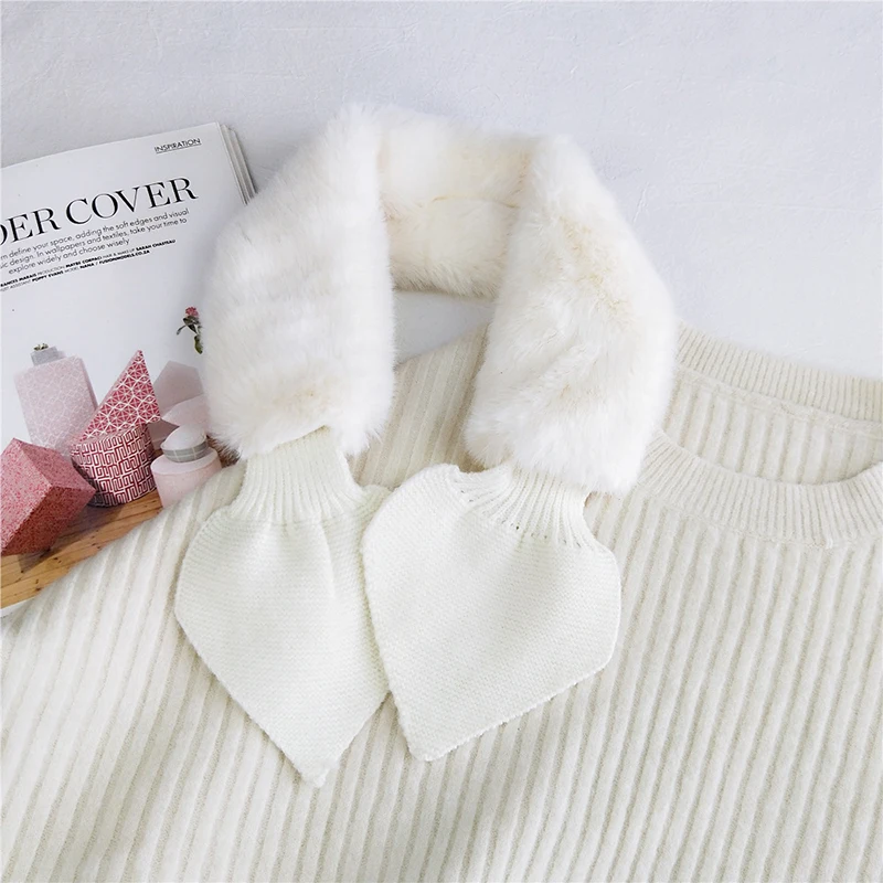 Вязаный шерстяной шарф однотонный персиковый с сердечками воротник из