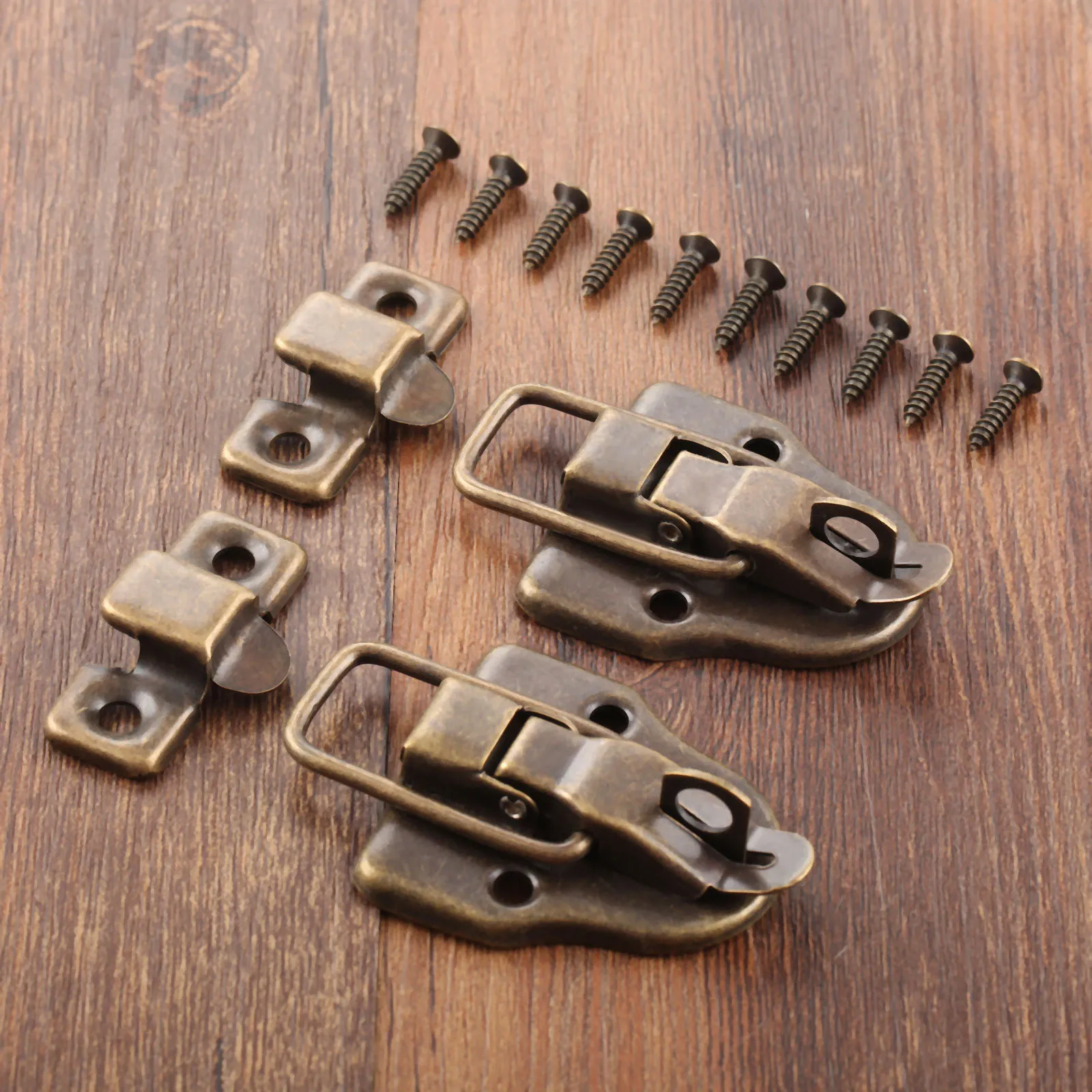 

2pcs/1pair Antique Bronze Box Latch Hasps Decorative Drawer Suitcases Jewelry Wood Case Iron Buckle Clasp with screws 59*40mm