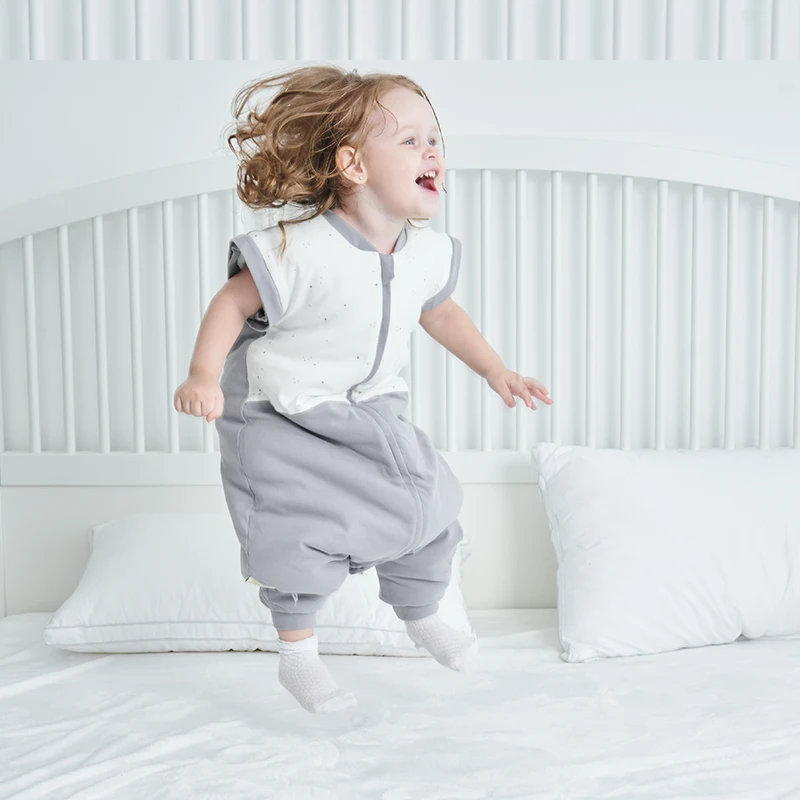 

Baby Sleeping Bag with Detachable Long Sleeves Autumn Winter Warm Soft Wearable Sleepwear Infant Toddler Sleepsack for 0-6Y