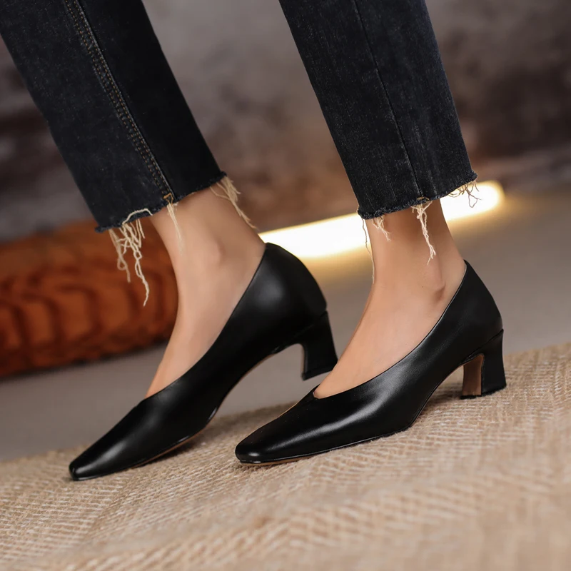 

Весна 2021, Трендовые туфли на высоком каблуке в европейском и американском стиле