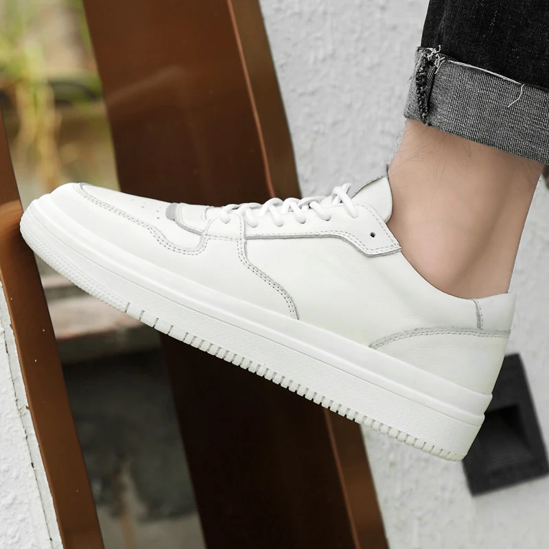 

New two-layer leather board shoes low-top white shoes lightweight and breathable men's skate shoes lace-up men's shoes