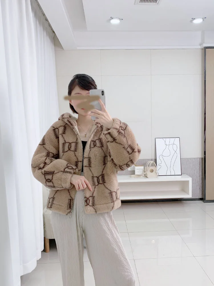 Women Short Hooded Particles All-wool Fur Coat Female Printing Zipper Thick Warm Coat 2021 Winter Loose Casual Plush Jacket