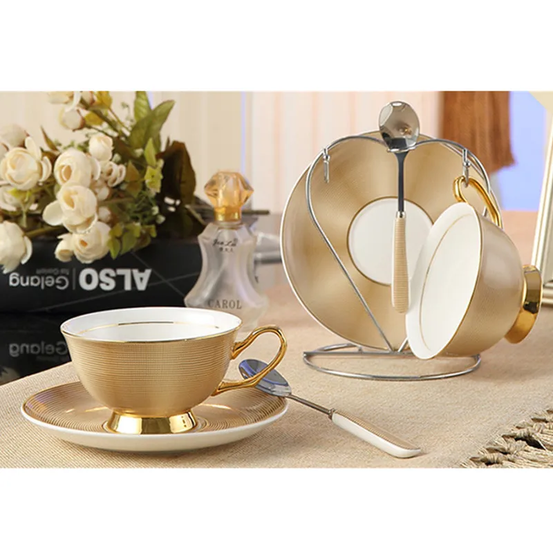 

2020 2-piece Coffee Cup Set Palace Style Personality Elegant and Creative Home Teacup Bone China Cup Saucer Spoon with Rack 5Z