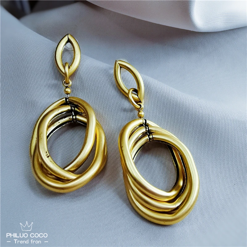 

Golden Large Circle Korean Version Of Geometric Metal Female Gold Earrings Female Retro Ear Studs 2020 Trend Fashion Jewelry
