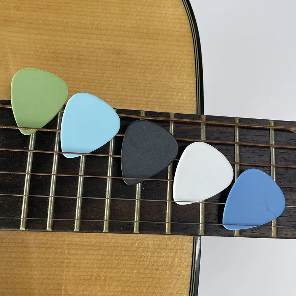 

Lots of 100pcs 1mm Heavy Gauge Delrin Guitar Bass Picks Plectrums Multi Colors