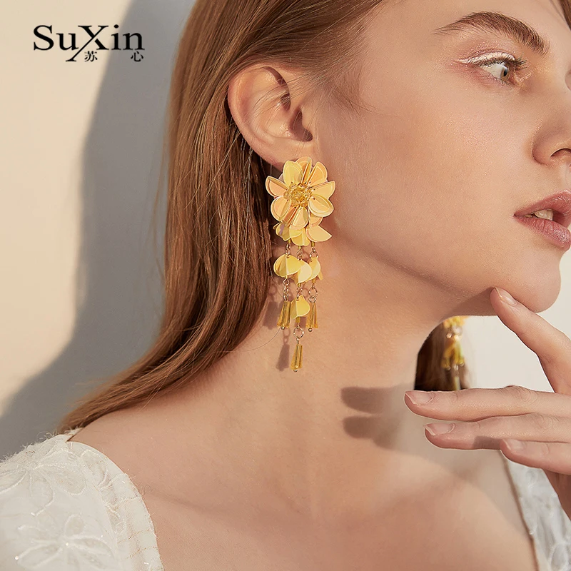 Серьги SuXin новинка 2020 года модные простые серьги в виде цветка с блестками для