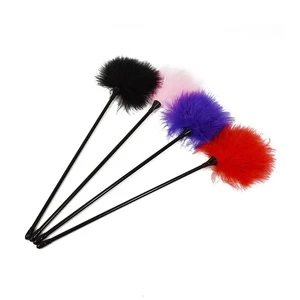 Новинка 2015 года, перышко для любовных игр, короткий стек с перьями, шлепалка для порки, ласкающая палочка с перьями, секс игрушка, пуховка с перьями, кожаная кисточка для секса, перышко для стимуляции клитора