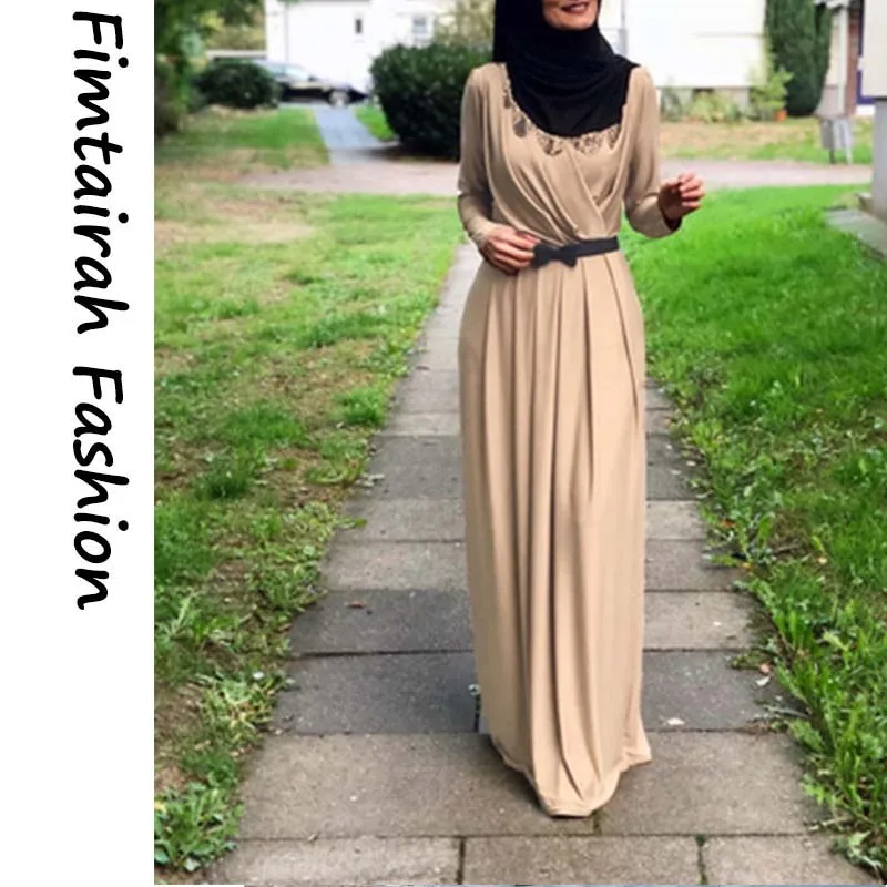 Женское вечернее платье-кафтан бежевое растягивающееся длинное однотонное
