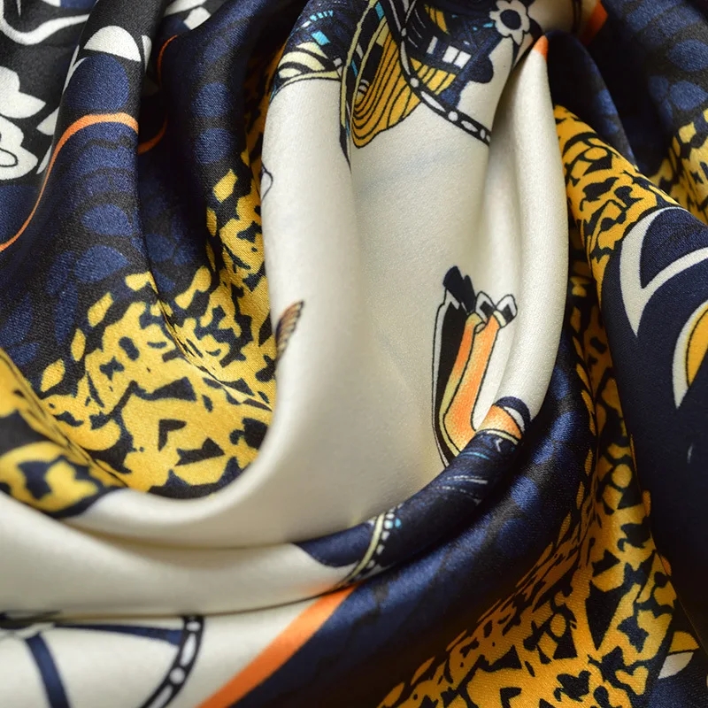 Шарф квадратный женский атласный маленький шелковый профессиональный