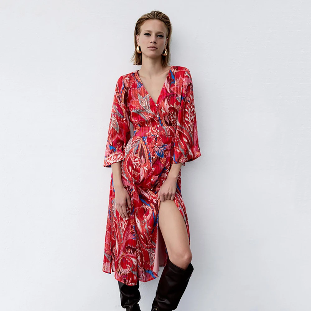 

Женское платье с V-образным вырезом и принтом