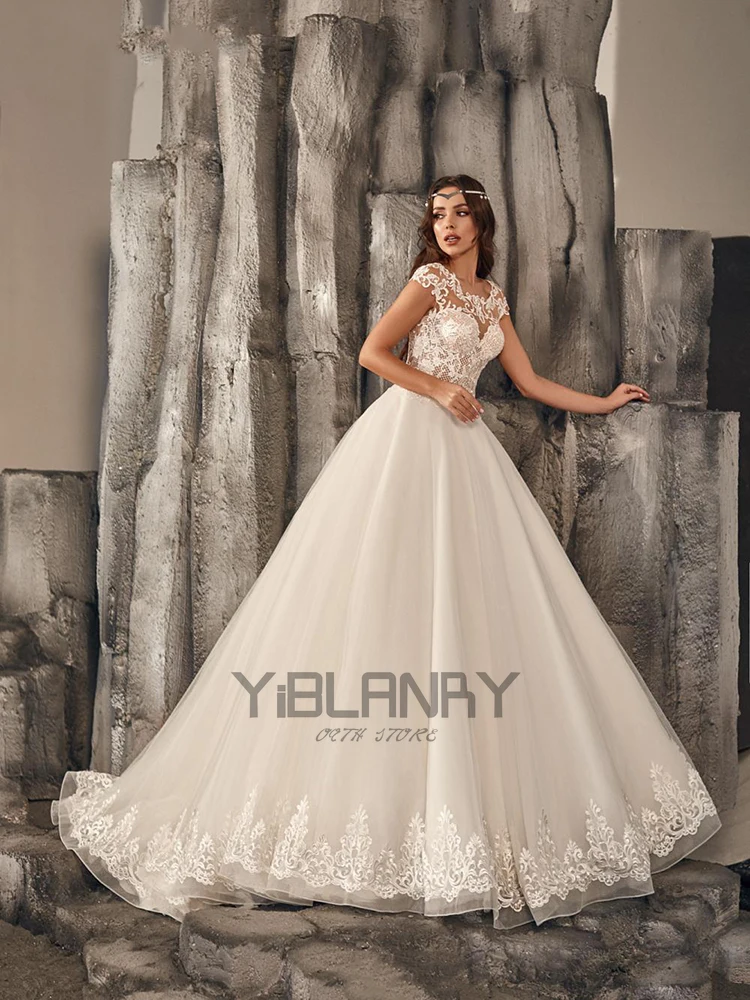 

YILIBER Lace wedding dress simple beautiful o-neck bridal dresses 3d flower buttons sleeveless big skirt plus size
