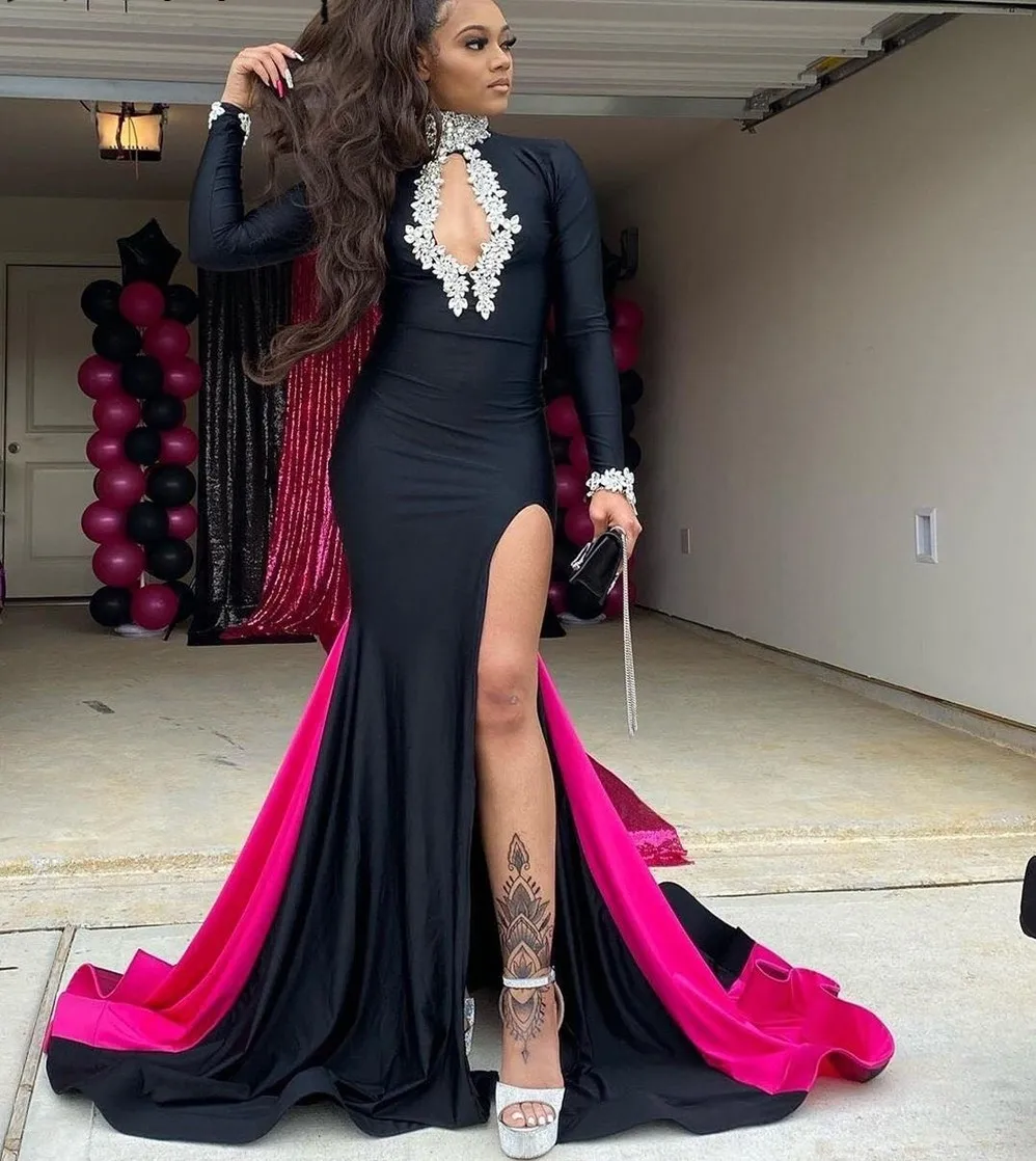 

Платье вечернее с V-образным вырезом и вышивкой