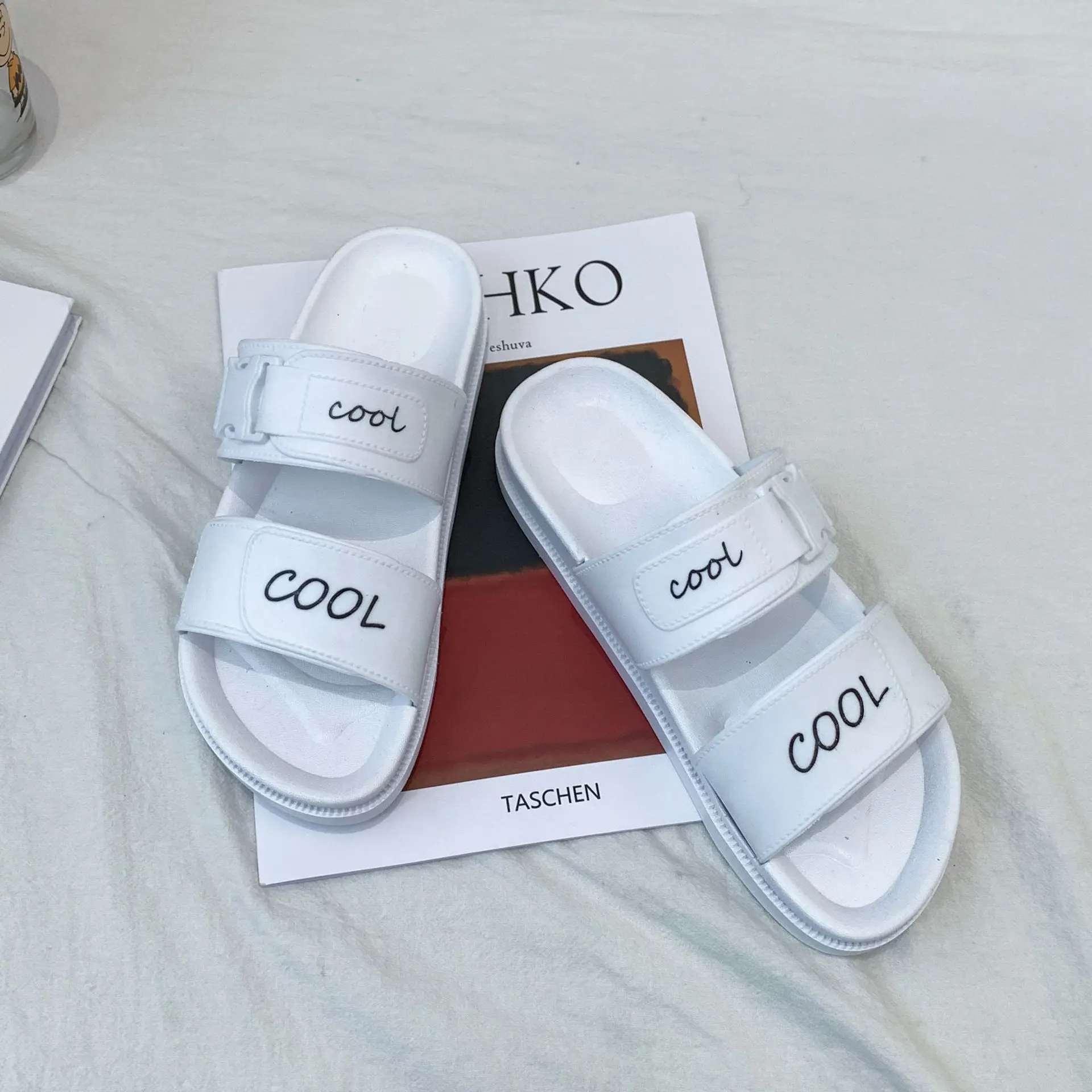 

Korean women's two belt rubber slippers for women's wear fashion flat bottomed women's sandals with thick soles