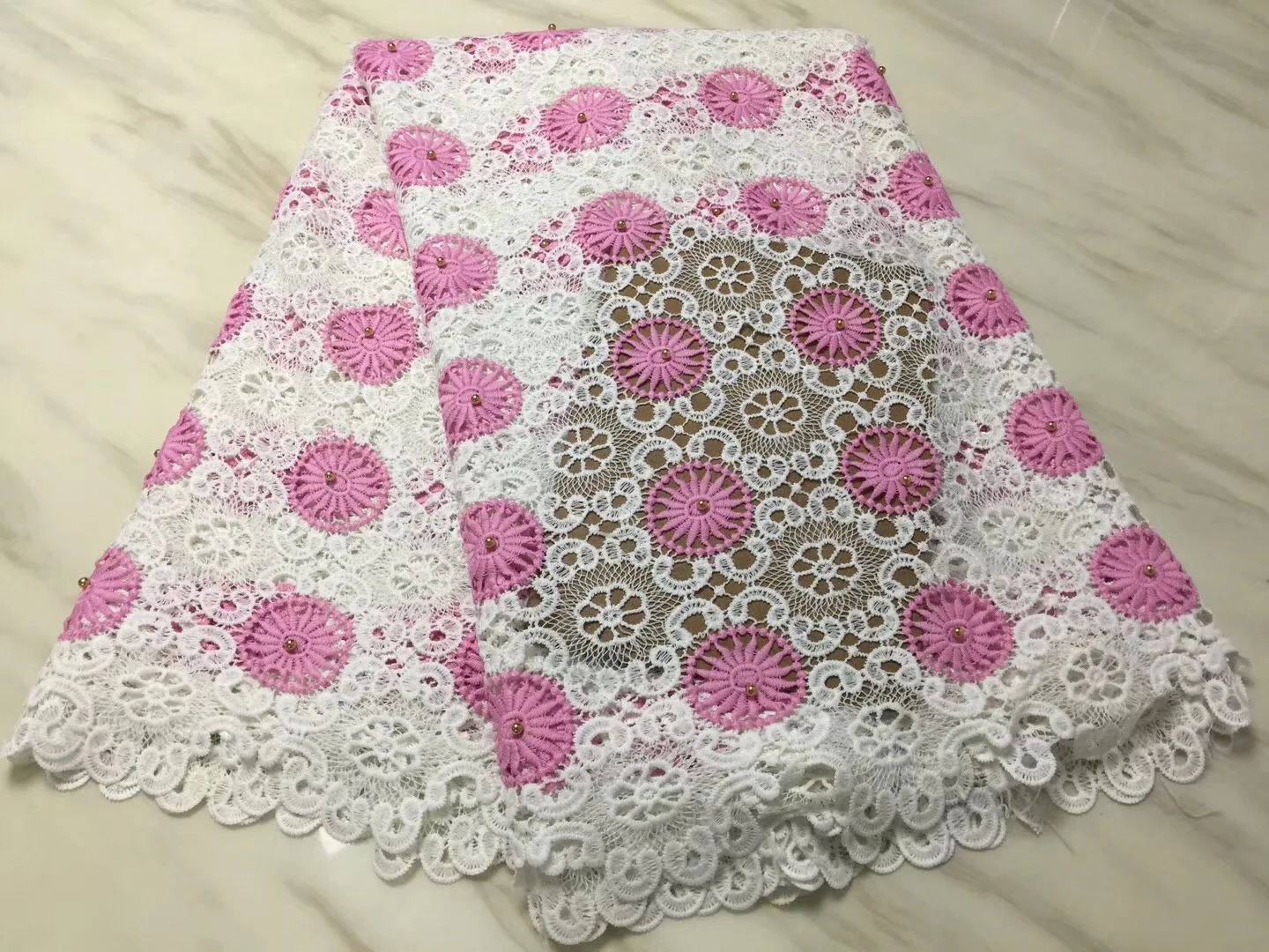 

Новый дизайн африканская кружевная ткань. Высокое качество модное французское Тюлевое кружево с бисером и камнями Кружевная Ткань 5yds/pc