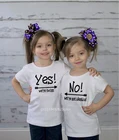 Детская одежда да, мы близнецы, да, нет, мы не идентичные белые детские футболки, двойные футболки для мальчиков и девочек, подарок на день рождения, двойная одежда