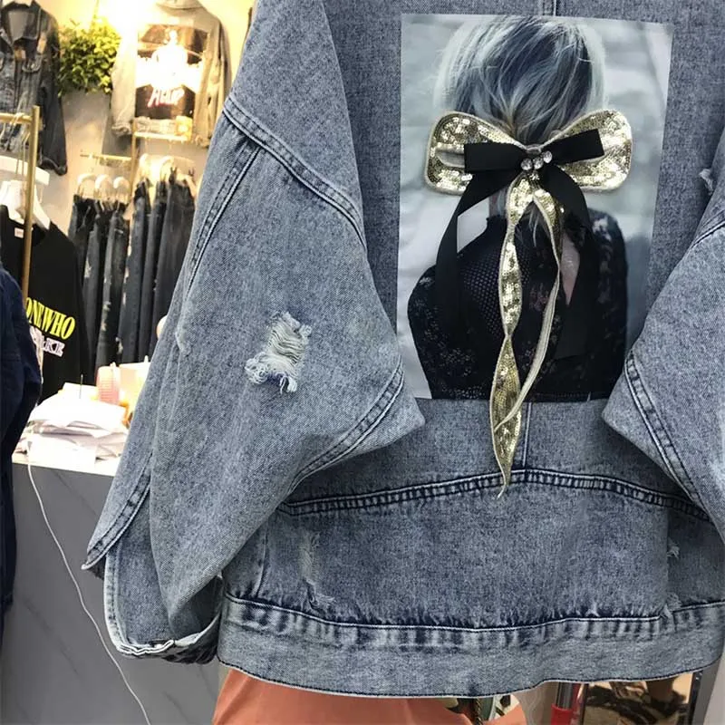 Женская джинсовая куртка с потертостями Короткая свободная из денима в стиле