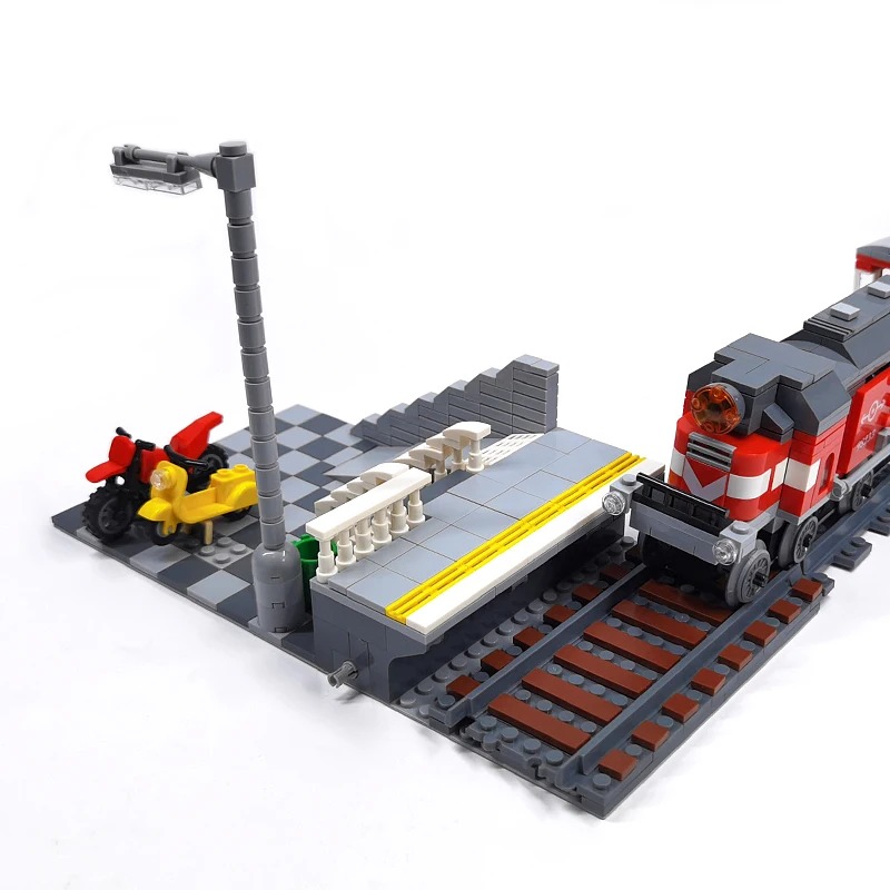 Треки городского поезда железнодорожная станция кирпичи мини-знаки сигнальные