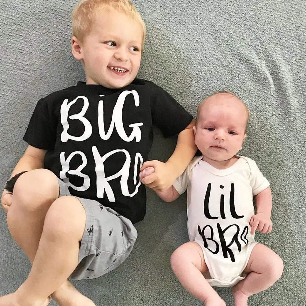 Футболка и комбинезон для мальчиков Big Bro and Lil Brother Family Look белая повседневная