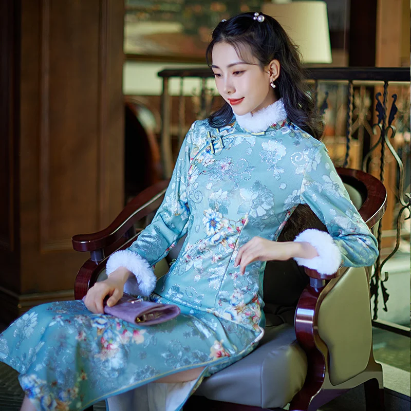 

2022 Elegant Fashion Long Sleeve Slim Cheongsam New Autumn Winter Vintage Traditional Qipao Women Fur Collar Chinese Dress
