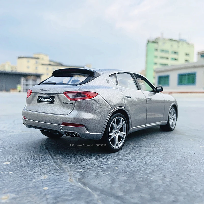 Bburago 1:24 Maserati Levante SUV статическая литье под давлением Коллекционная модель