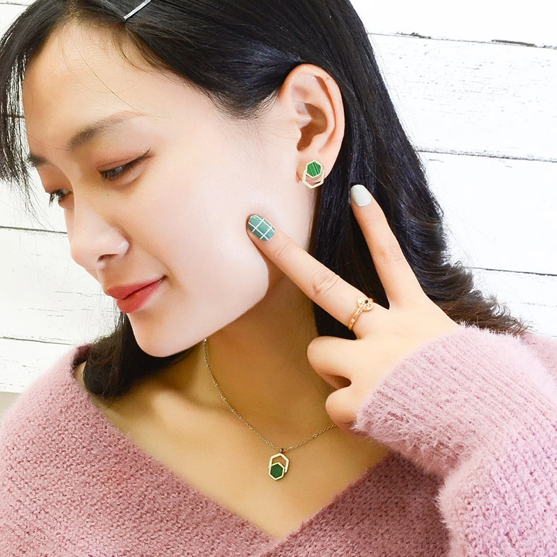 

TOSOKO Stainless Steel Jewelry Green Acrylic Stripe Earrings Fashion Earrings BSF240