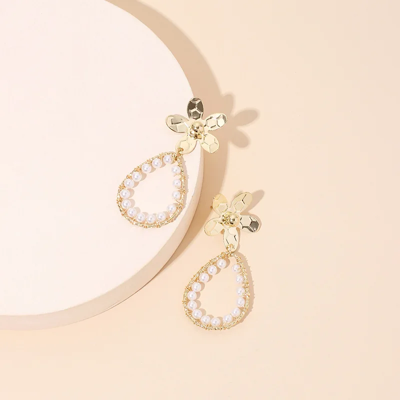 

Fashion metal flower shell earrings Women's geometric drop-shaped imitation pearl earrings Jewelry accessorie