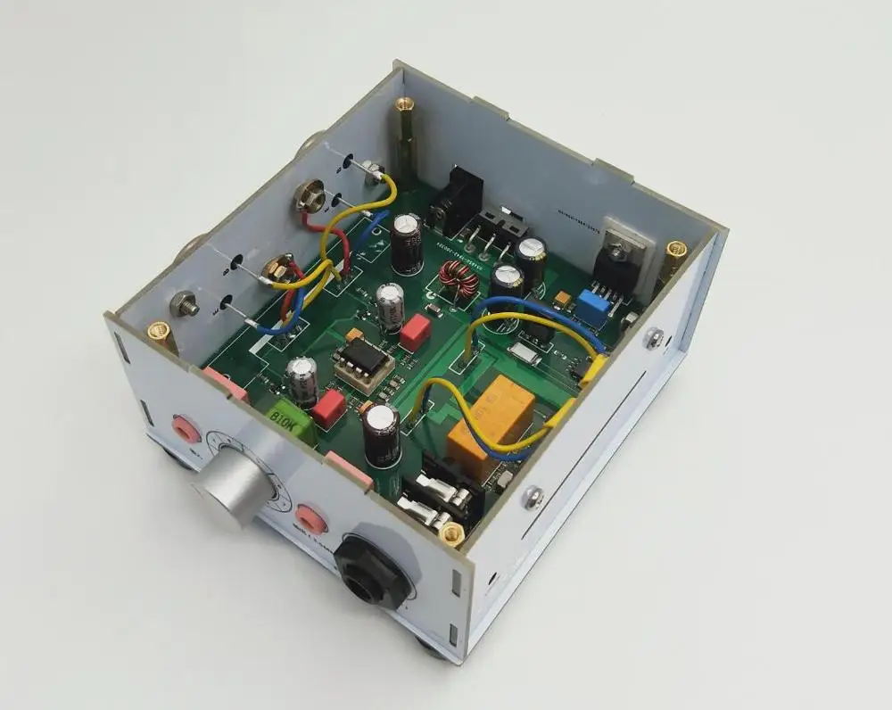 

Маленький усилитель чистого класса A мощностью 10 Вт может управлять наушниками с 16 до 120 Ом