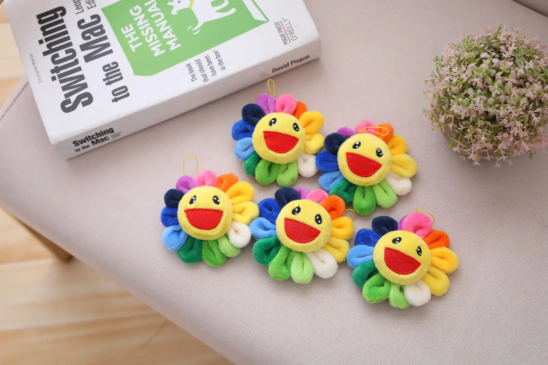 

1 pcs Plush smiley colorful sun flower bag small pendant accessories cute plush toys dolls Birthday present Children's day gift