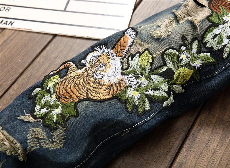 

Spring Jeans Men New European Flower American Style Fashion Ripped Beggars Jeans Embroidered Tiger Slim Trendy Trousers