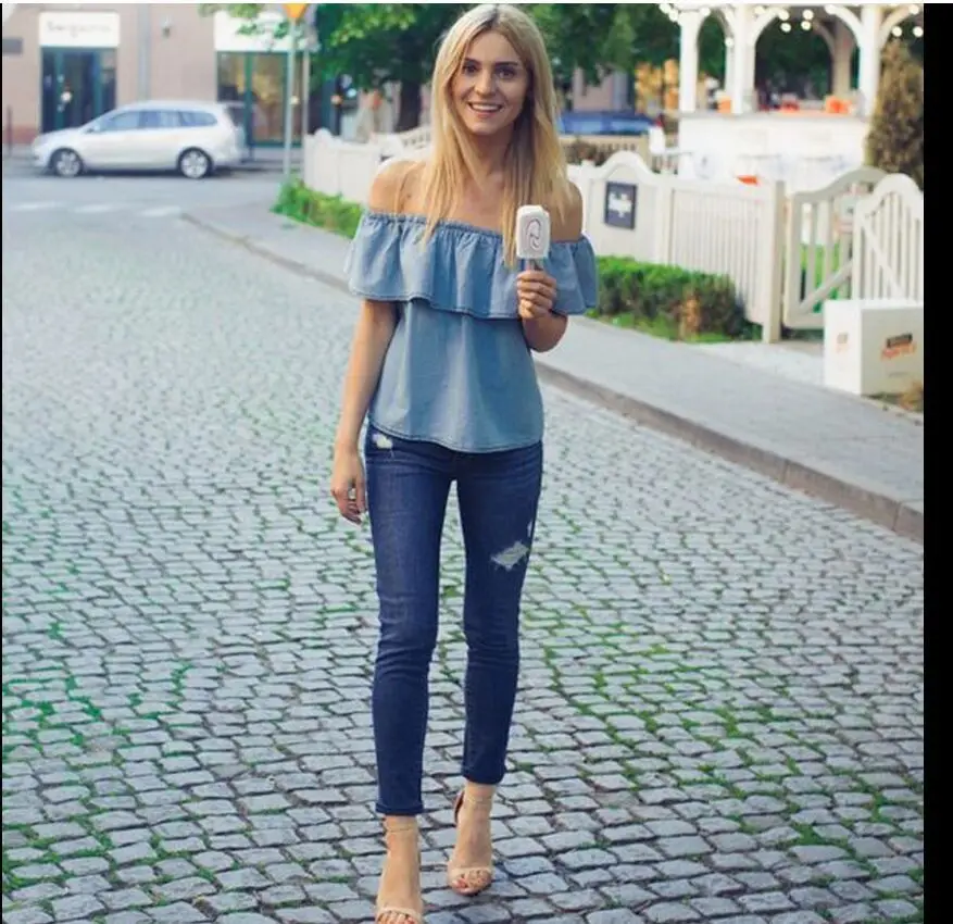 

Женская джинсовая рубашка с открытыми плечами, с воротником-лодочкой и оборками на рукавах