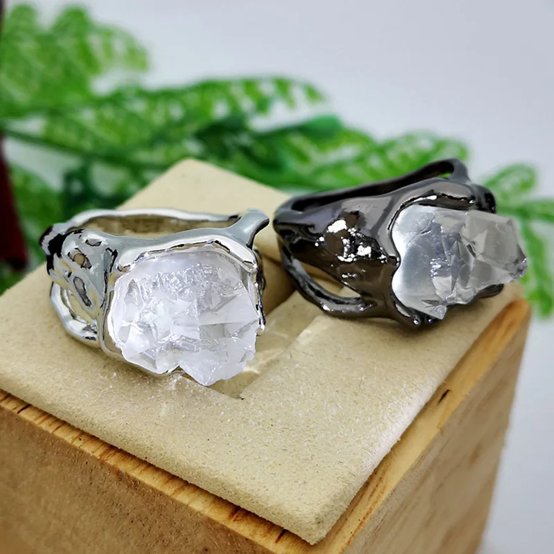Женское кольцо с айсбергом черно-белое крупным прозрачным камнем | Украшения и